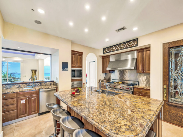 Luxurious Penthouse with Ocean Views in Islamorada